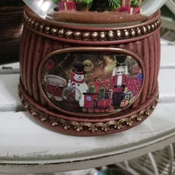 Christmas Snow Globe with Tree and Nutcrackers - Picture 2 of 4